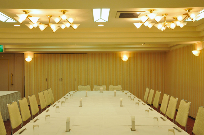 Business Facilities 27