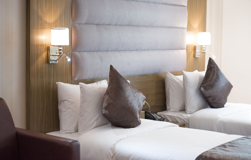 Bedroom 4, Royal Tulip Hotel, Dubai, Dubai