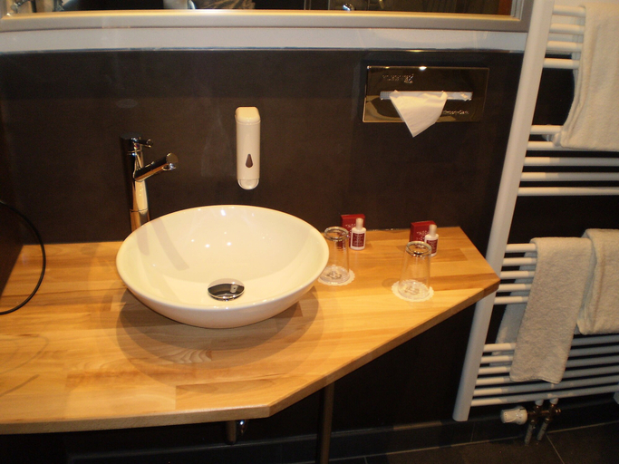 Bathroom 4, Drexel's Parkhotel, Memmingen