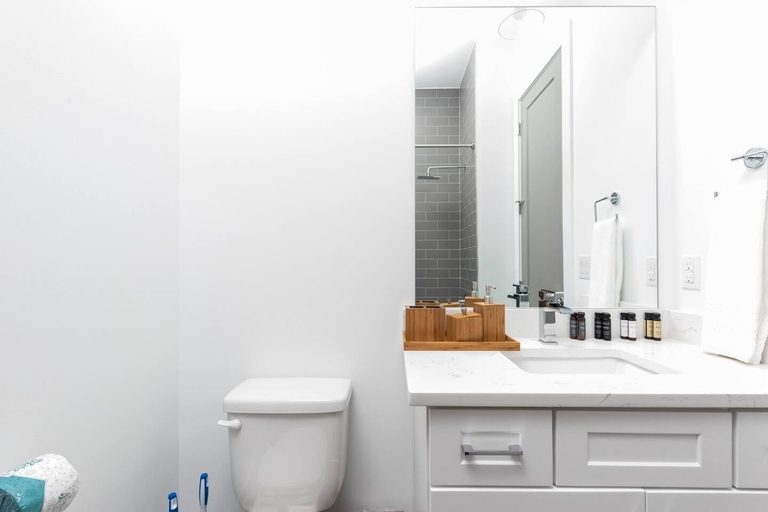 Bathroom 3, Domio Sylvan Park Luxurious 4BR Patio, Davidson