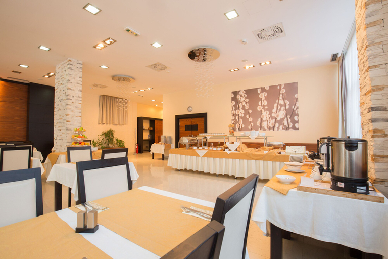 Food & Drinks 5, Nevski Hotel, Belgrade