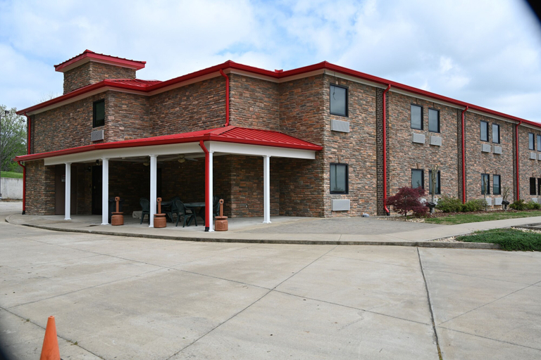 Exterior & Views 2, Giles Hotel Inn & Suites, Giles