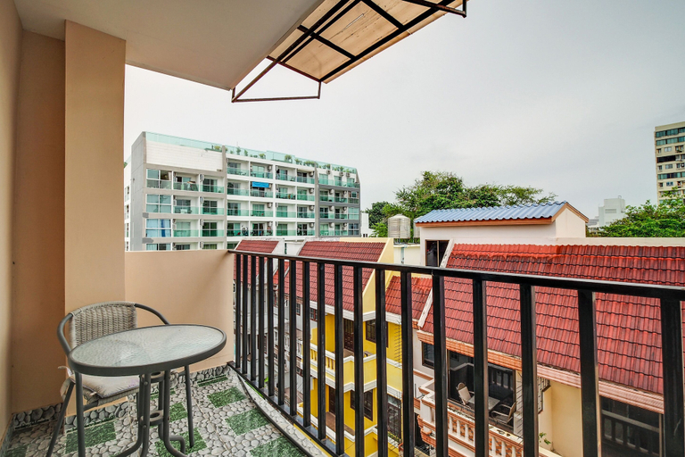 Others 5, Phratamnak Hill Guest House, Pattaya