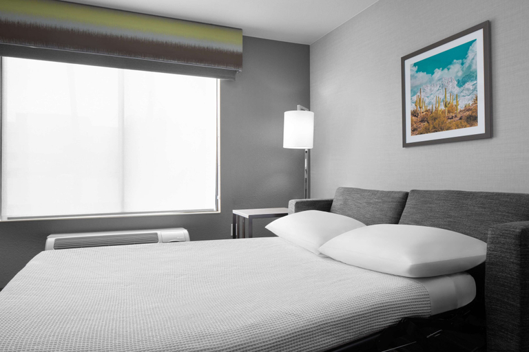 Bedroom 3, Hampton Inn Phoenix-Biltmore, Maricopa