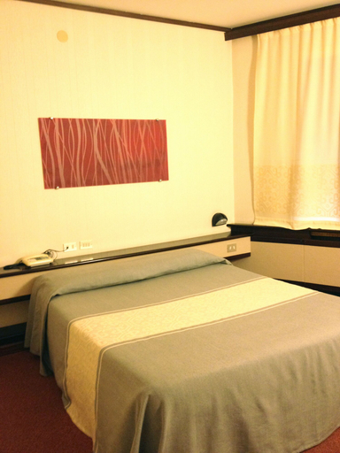 Bedroom 3, Hotel Italia, Cagliari