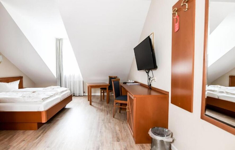Bedroom 3, Hotel Blutenburg, München