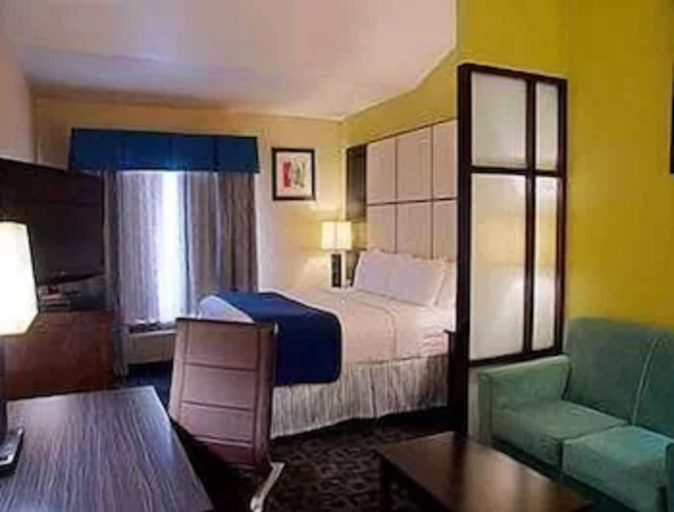 Bedroom 3, Super 8 by Wyndham Irving/DFW Apt/North, Irving