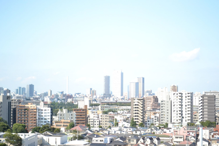 Exterior & Views 15