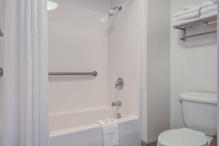 Bathroom 5, Best Western Paradise Hotel, Butte