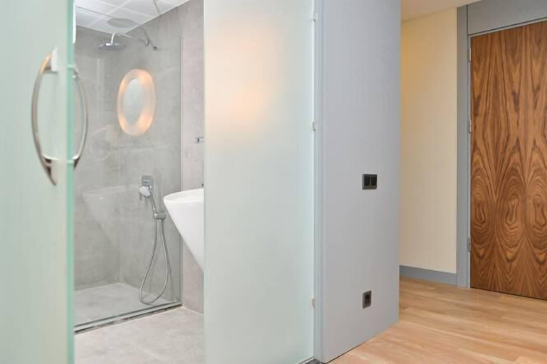 Bathroom 5, Spil Suites, Konak