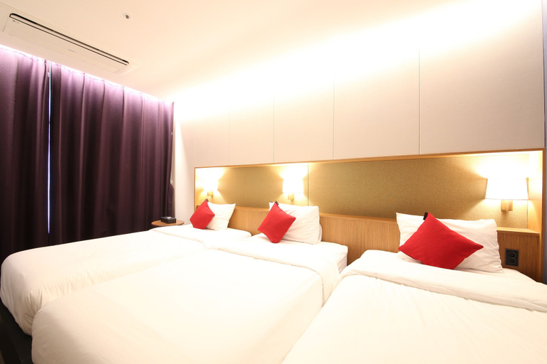 Bedroom 3, South Vandeco Hotel, Busanjin