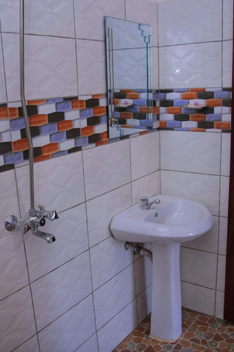 Bathroom 3, Trinity Motel Entebbe, Busiiro