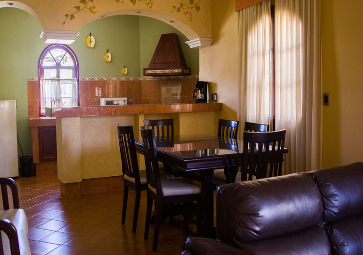 Food & Drinks 5, SUITES BELLO XOCHIMILCO by GiBel, Del Centro