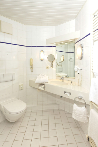 Bathroom 5, Parkhotel Am Glienberg by Fairway Hotels, Vorpommern-Greifswald