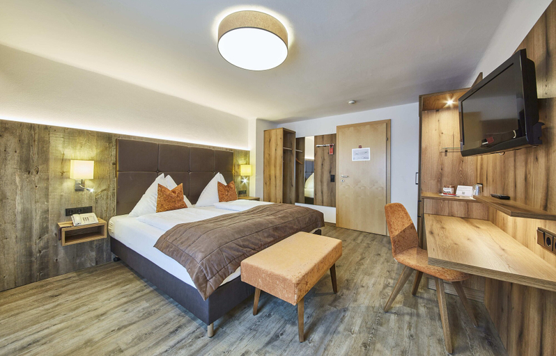 Bedroom 3, Hotel Römerhof, Zell am See