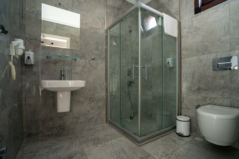 Bathroom, Harakop Otel, Ayvalık