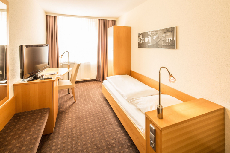 Bedroom 2, Heikotel - City Nord, Hamburg