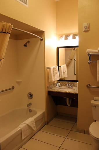 Bathroom 4, MainStay Suites Grand Island, Hall