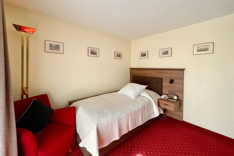 Bedroom 2, Wengener Hof Hotel, Interlaken