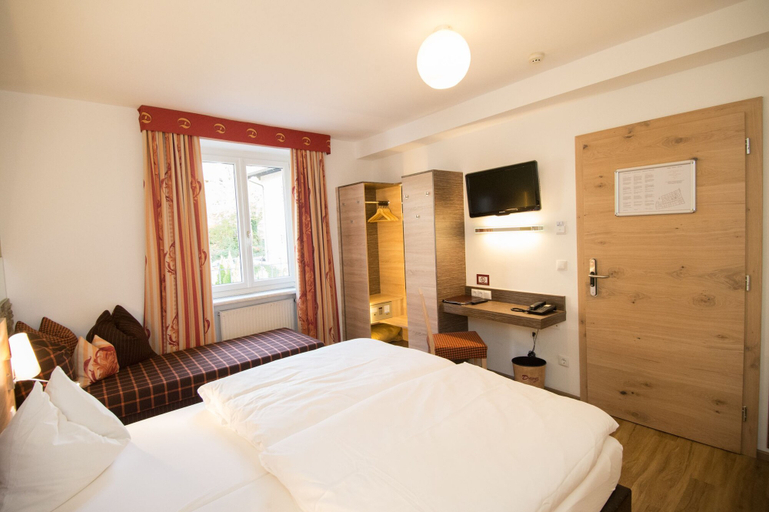 Bedroom 4, Hotel Dollinger, Innsbruck