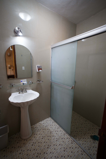 Bathroom 4, Hotel La Casona Real, Cozumel