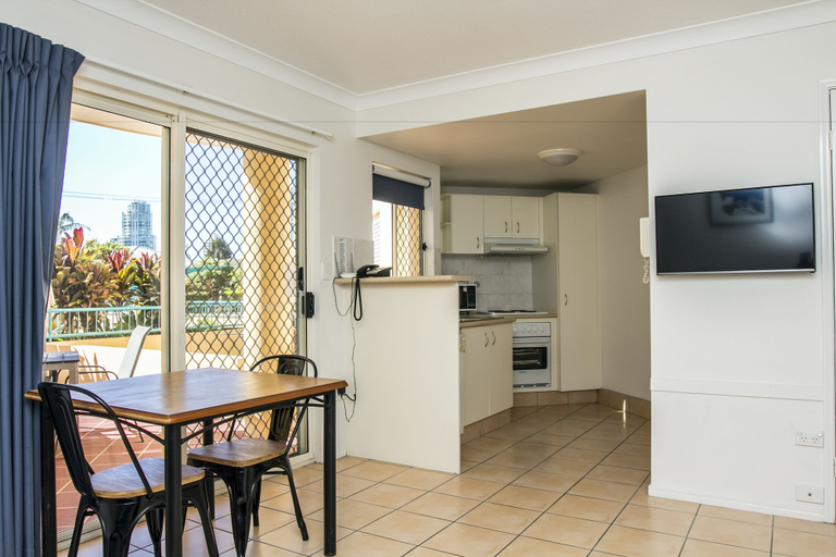 Others 5, Paradise Isles, Gold Coast