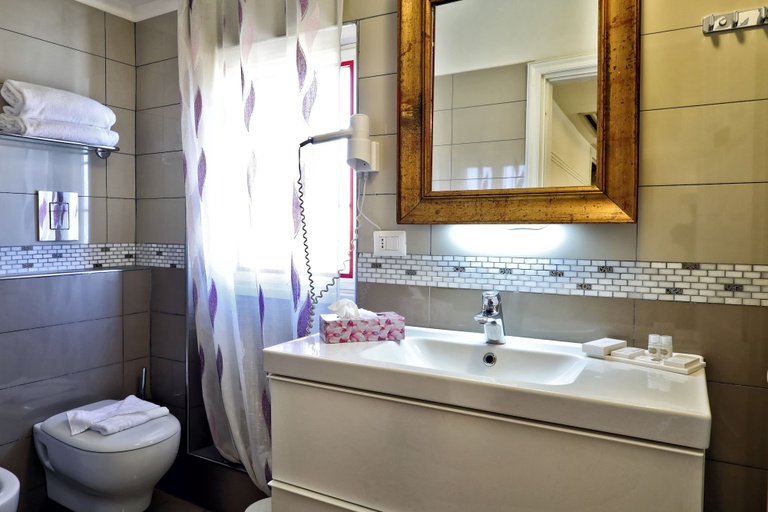 Bathroom 4, Albergo Al Castello, Rome