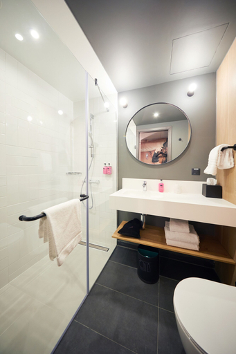 Bathroom 5, Moxy Bucharest Old Town, Municipiul Bucuresti