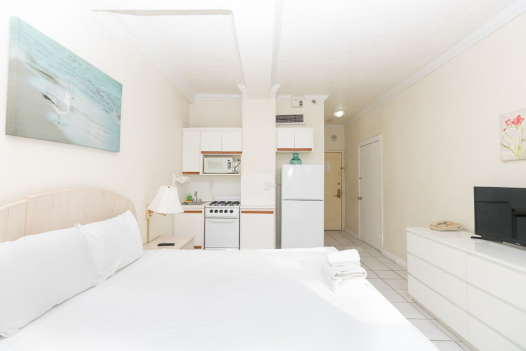 Bedroom 3, 467 Studio Hollywood Beach Resort, Broward