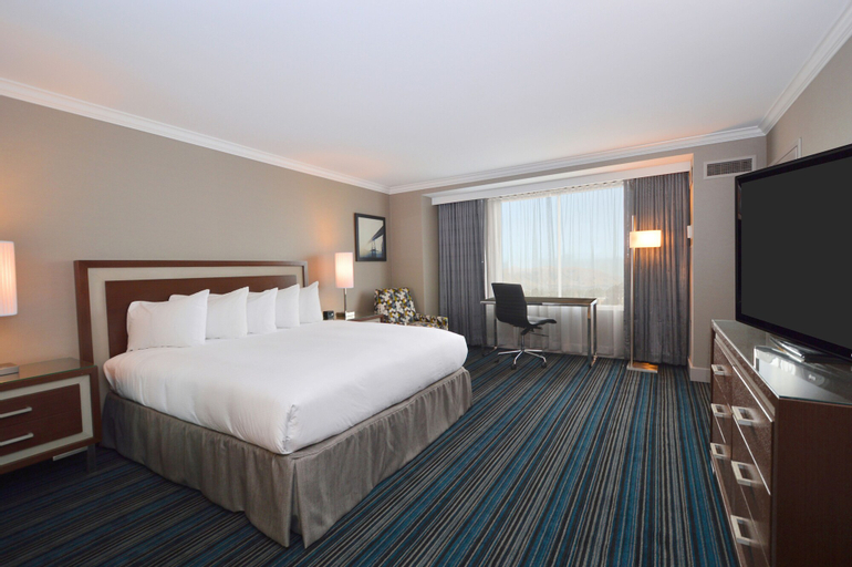 Bedroom 3, Doubletree by Hilton Newark - Fremont, Alameda