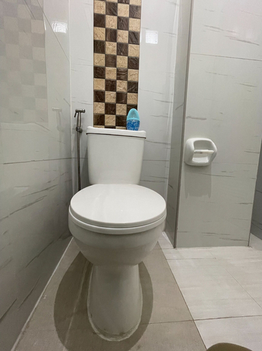 Bathroom 3, OYO 685 K Fortune Apartelle, Lapu-Lapu City