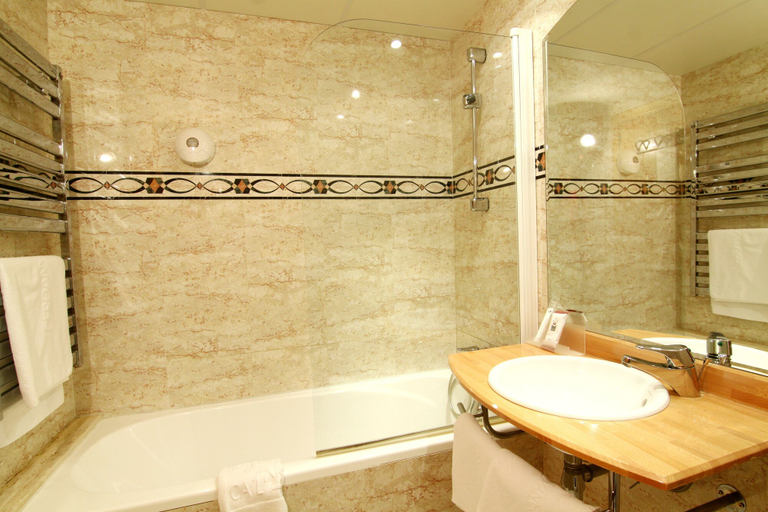 Bathroom 4, Cerdanya Viva Ecoestades, Lleida
