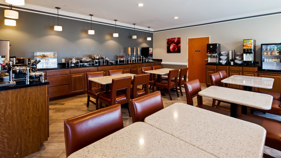 Food & Drinks 5, Best Western Denton Inn, Caroline