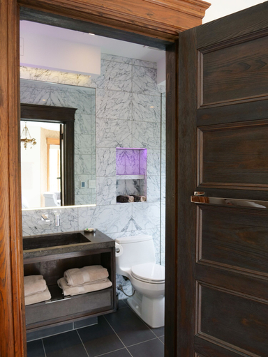 Bathroom 4, Shadowcrest, Delaware