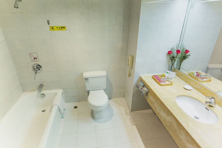 Bathroom 5, Guangzhou New Century Hotel, Guangzhou