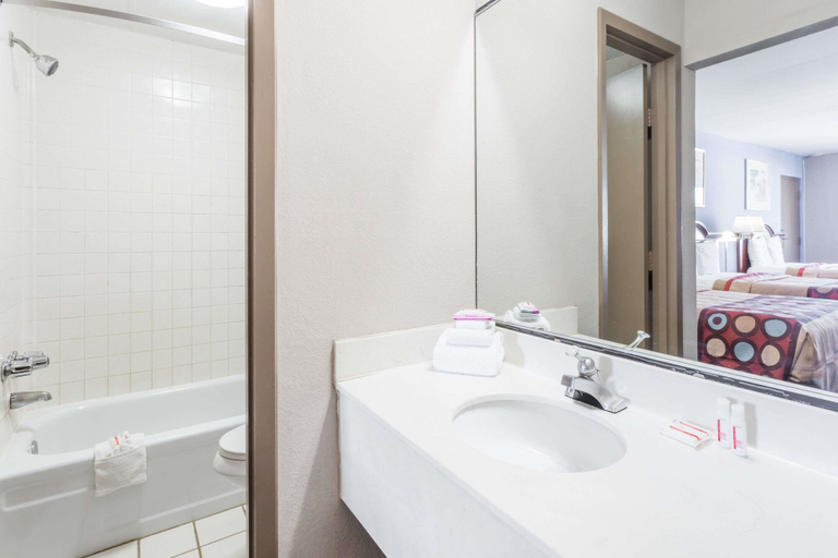 Bathroom 3, Super 8 by Wyndham Greensboro, Guilford