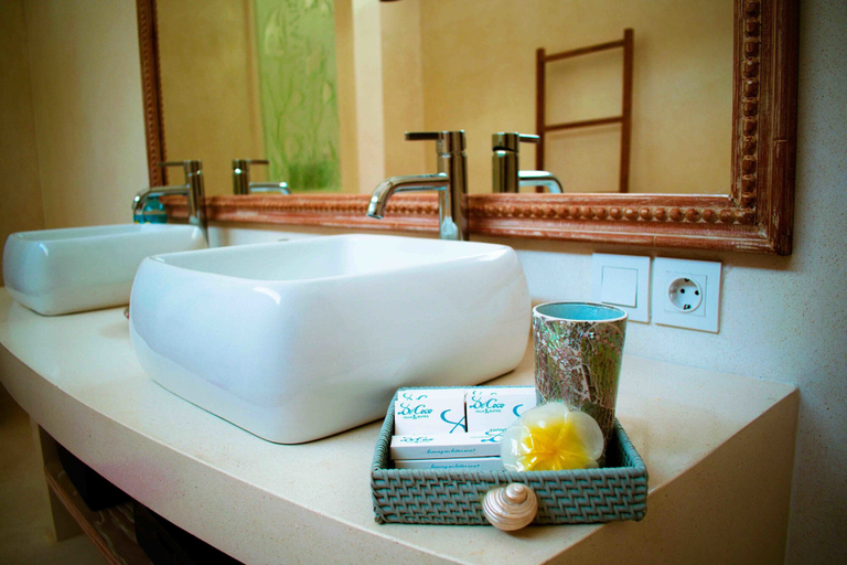 Bathroom 4, De'Coco Villa, Lombok