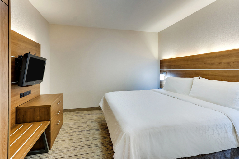Bedroom 4, Holiday Inn Express & Suites WAXAHACHIE by IHG, Ellis