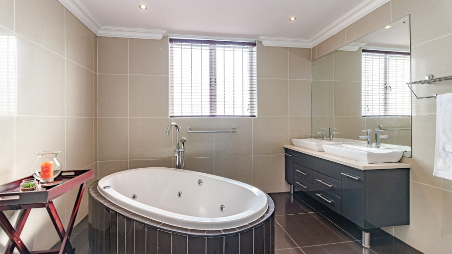 Bathroom 3, Silver Oaks Boutique Hotel, eThekwini
