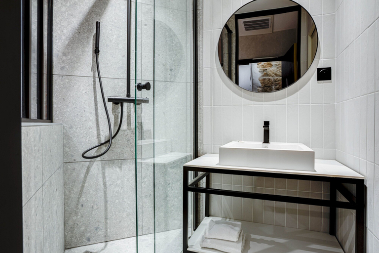 Bathroom 4, Republik Hôtel, Rhône