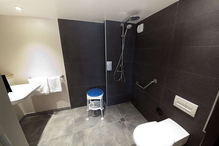 Bathroom 4, Hôtel Campanile Clermont-Ferrand Sud - Aubière, Puy-de-Dôme