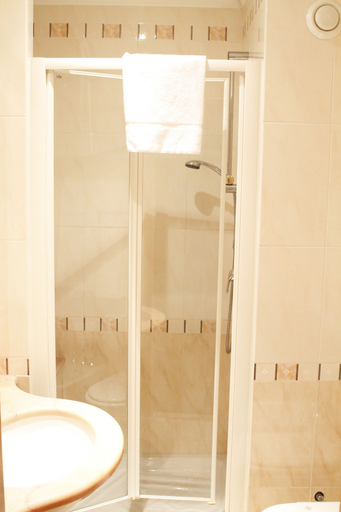 Bathroom 5, Torino, Rome