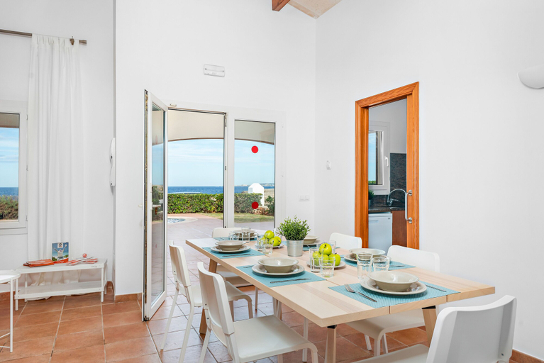 Others 5, Villa Sirio, Baleares
