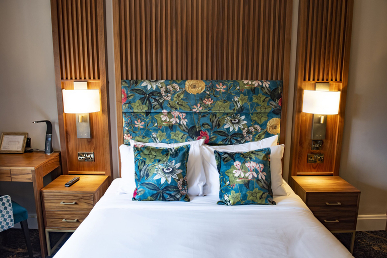Bedroom 2, The Haycock Manor Hotel, Peterborough