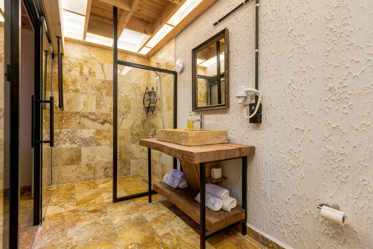 Bathroom 5, Hindiba Doga Evi, Mengen