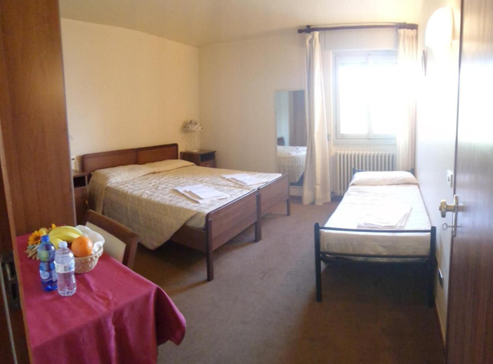 Bedroom 4, Hotel La Sorgente, Como