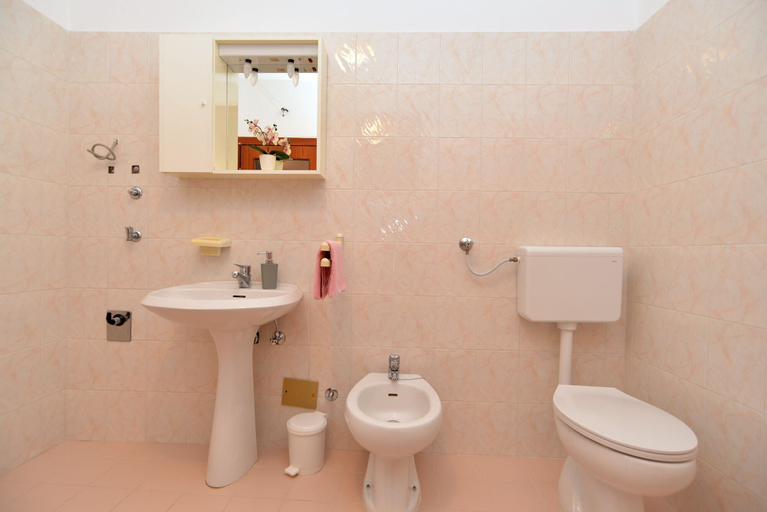 Bathroom 3, Apartment 1168, Fažana