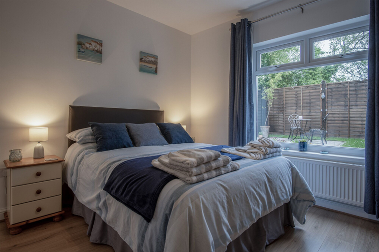 Bedroom 3, Shorelands - 1 Bedroom - Manorbier, Pembrokeshire