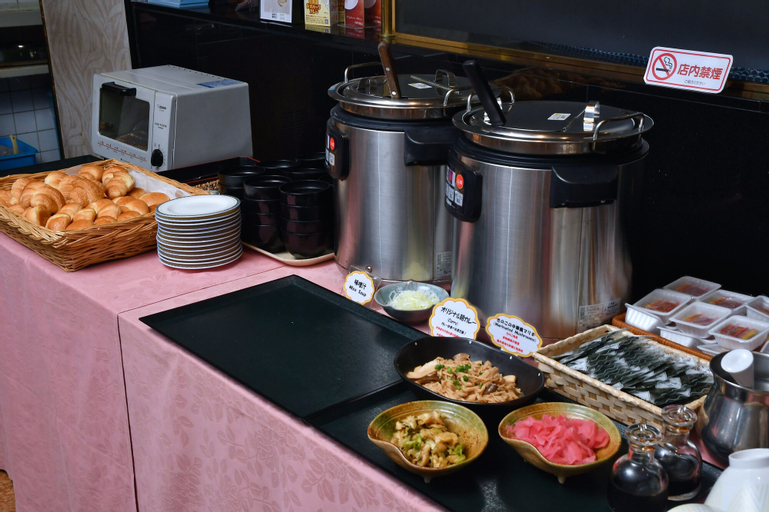 Food & Drinks 9