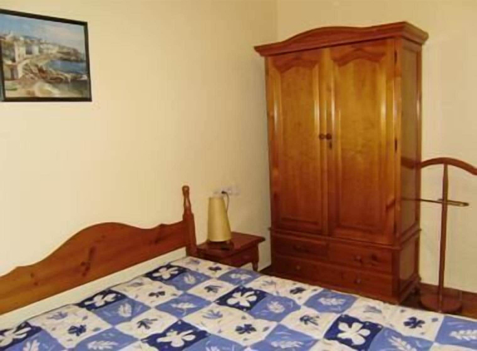 Bedroom 2, Deusol 3000